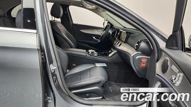Mercedes-Benz E-Class 2018 — фото 11