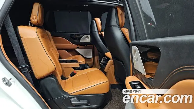 Lincoln Aviator 2020 — фото 11