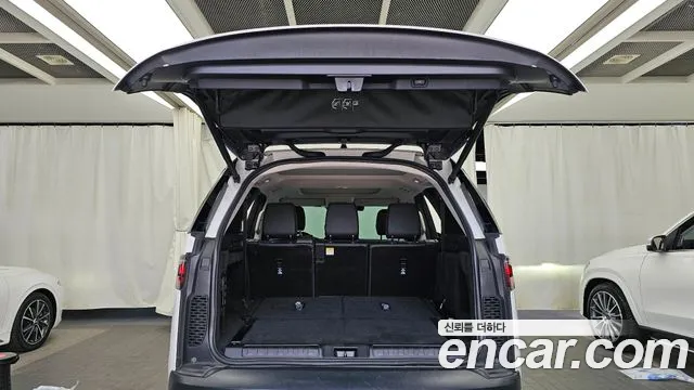 Land Rover Discovery 2022 — фото 20