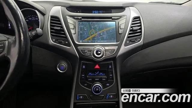 Hyundai AVANTE 2014 — фото 14