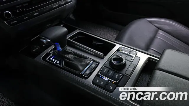 Hyundai Genesis 2015 — фото 9