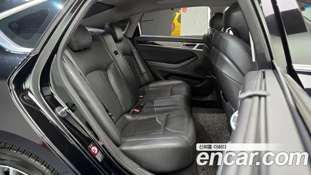 Hyundai Genesis 2015 — фото 12