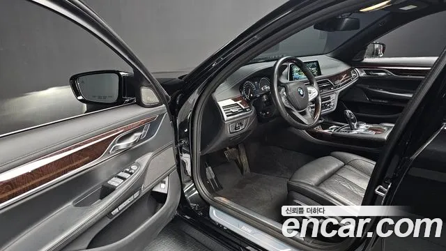 BMW 7-Series 2016 — фото 11