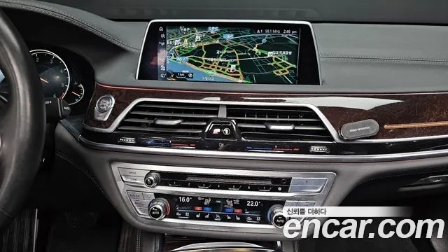 BMW 7-Series 2016 — фото 14