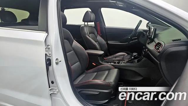 Hyundai i30 2017 — фото 10