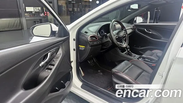 Hyundai i30 2017 — фото 11