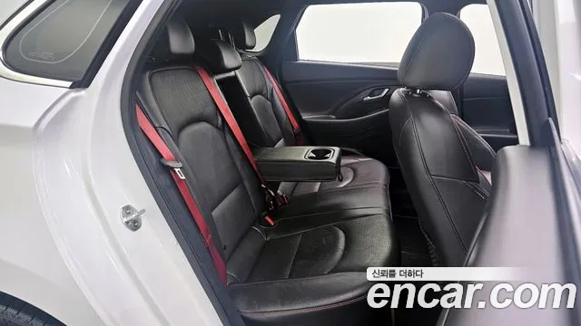 Hyundai i30 2017 — фото 12