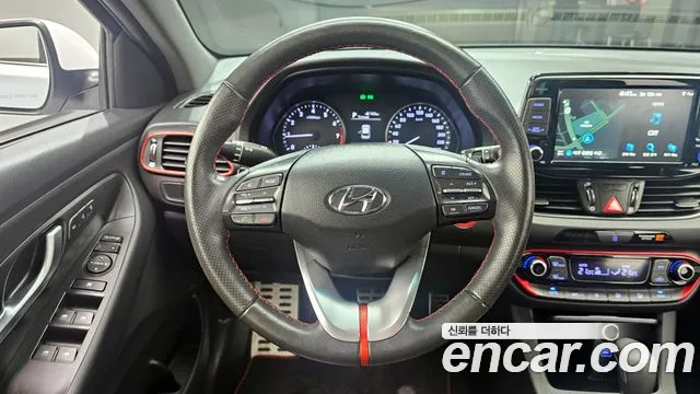 Hyundai i30 2017 — фото 13