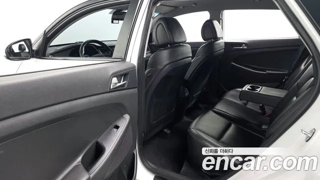 Hyundai Tucson 2018 — фото 12