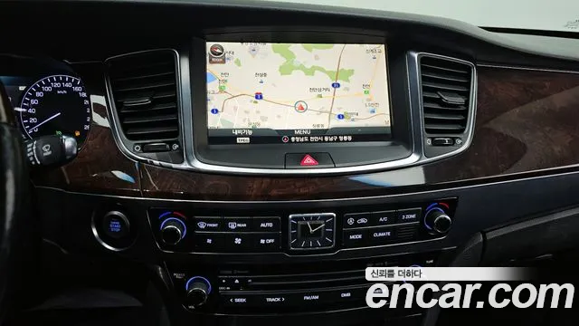 Hyundai Equus 2013 — фото 16