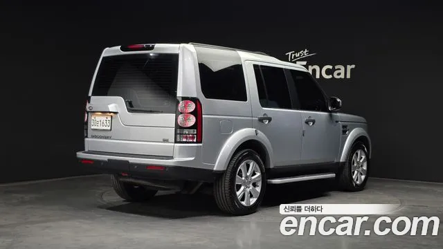 Land Rover Discovery 2015 — фото 2