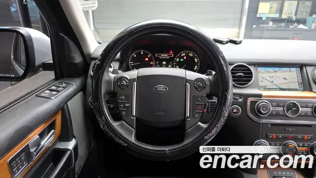 Land Rover Discovery 2015 — фото 13