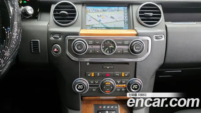 Land Rover Discovery 2015 — фото 17