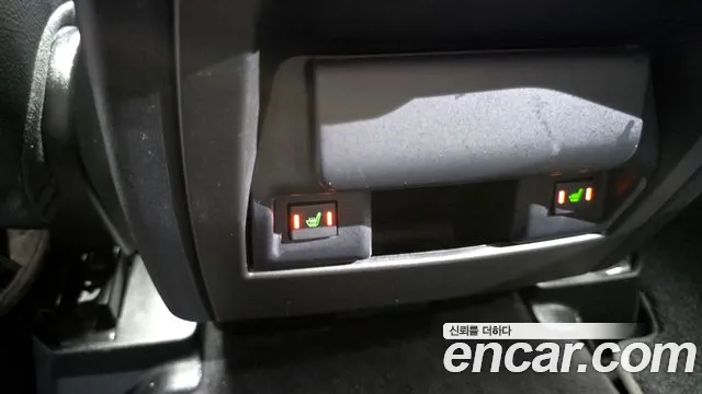 Land Rover Discovery 2015 — фото 20