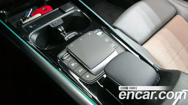 Mercedes-Benz EQA 2021 — фото 17