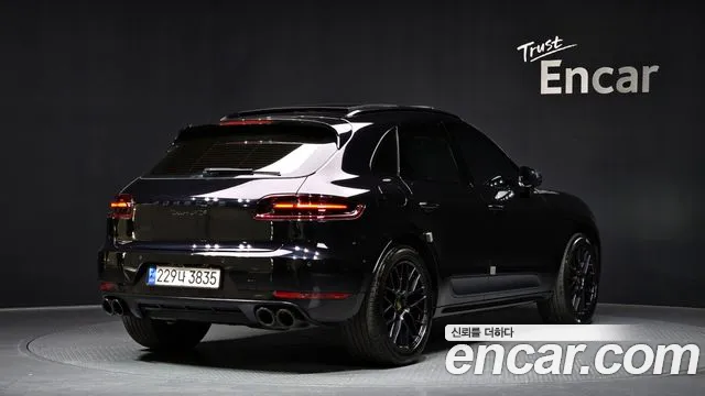 Porsche Macan 2018 — фото 2