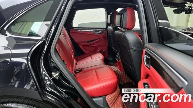 Porsche Macan 2018 — фото 11
