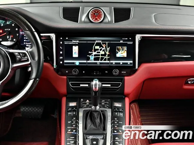 Porsche Macan 2018 — фото 14