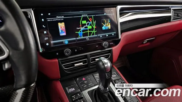 Porsche Macan 2018 — фото 16