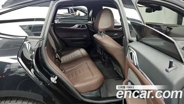 BMW i4 2023 — фото 12