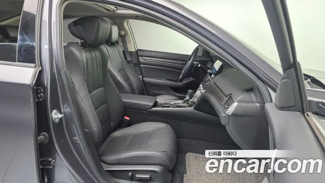 Honda Accord 2021 — фото 10