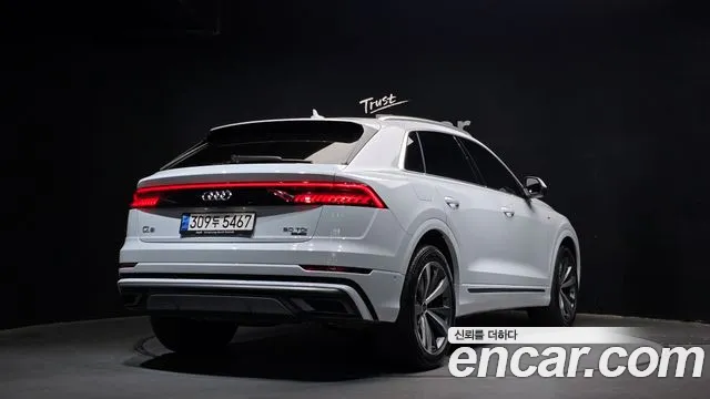 Audi Q8 2021 — фото 2