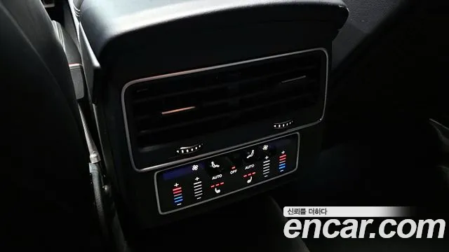 Audi Q8 2021 — фото 17