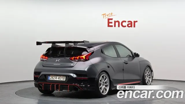 Hyundai Veloster 2023 — фото 2