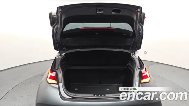 Hyundai Veloster 2023 — фото 20