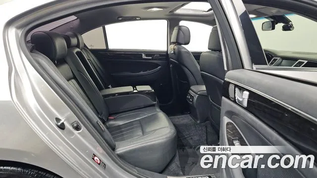 Hyundai Genesis 2014 — фото 12