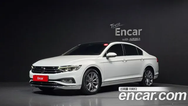 Volkswagen Passat 2022 — фото 1