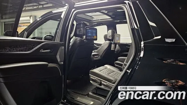 Cadillac Escalade 2022 — фото 11