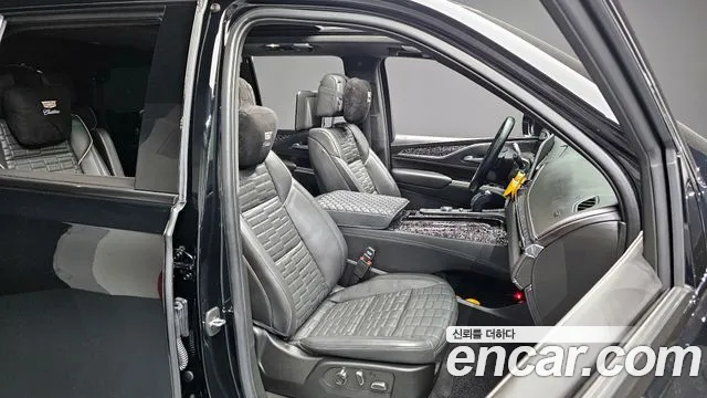 Cadillac Escalade 2022 — фото 12