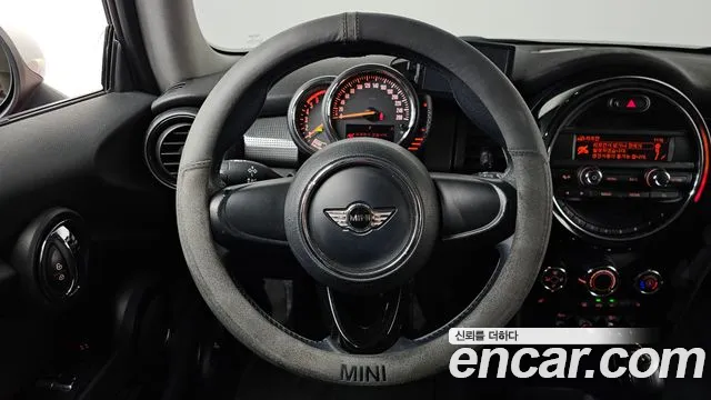 Mini Cooper 2015 — фото 13