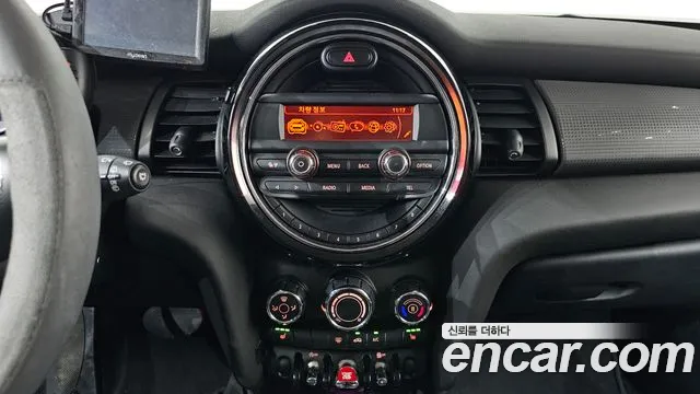 Mini Cooper 2015 — фото 17