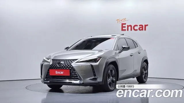 Lexus UX 2025 — фото 1