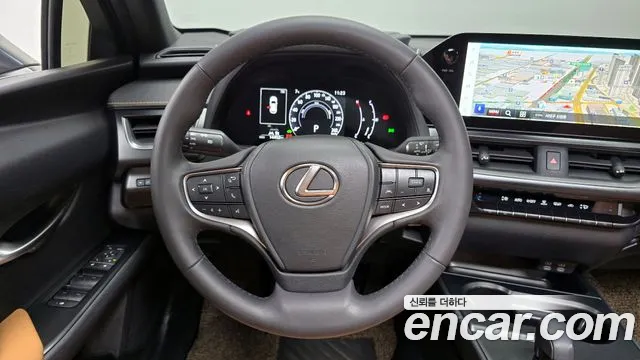 Lexus UX 2025 — фото 13