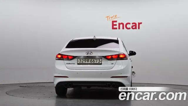 Hyundai AVANTE 2018 — фото 4
