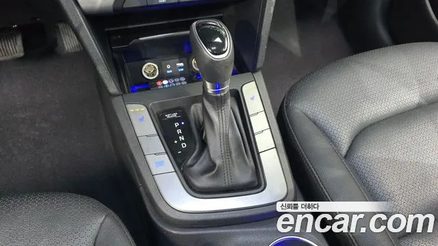 Hyundai AVANTE 2018 — фото 9