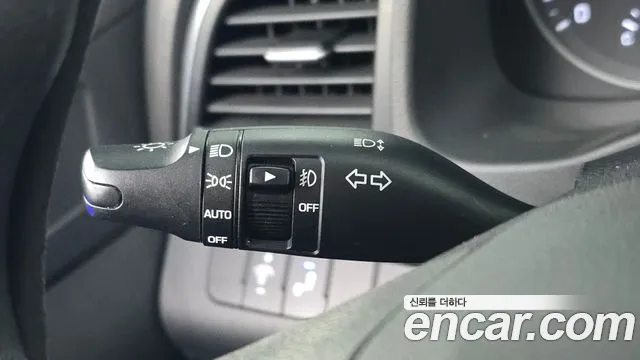 Hyundai AVANTE 2018 — фото 17