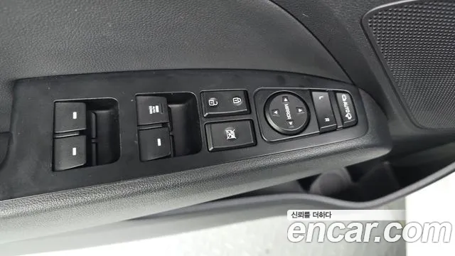 Hyundai AVANTE 2018 — фото 19