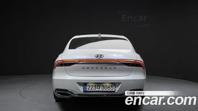 Hyundai Grandeur 2022 — фото 4