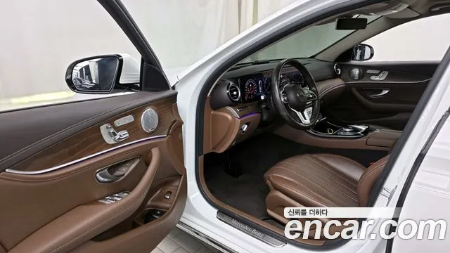 Mercedes-Benz E-Class 2019 — фото 10