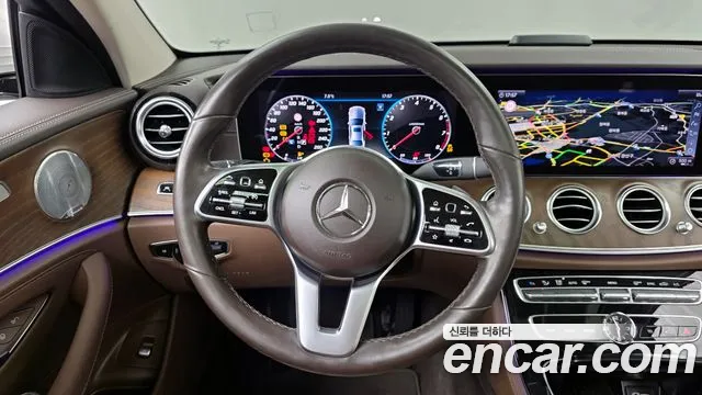 Mercedes-Benz E-Class 2019 — фото 13