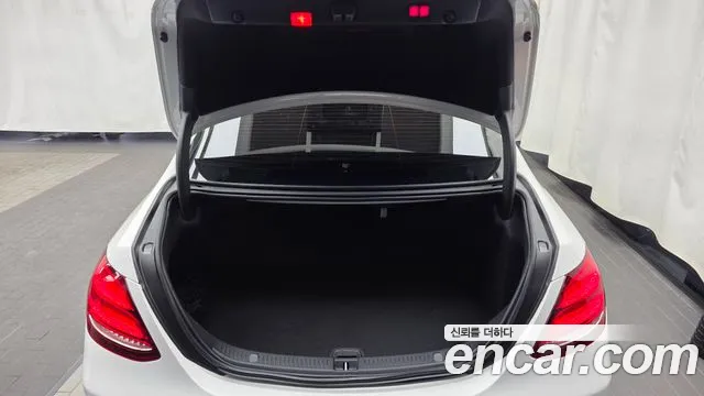 Mercedes-Benz E-Class 2019 — фото 20
