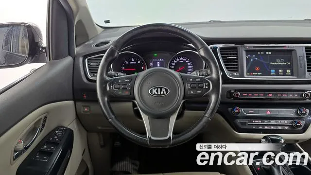 Kia Canival 2016 — фото 13