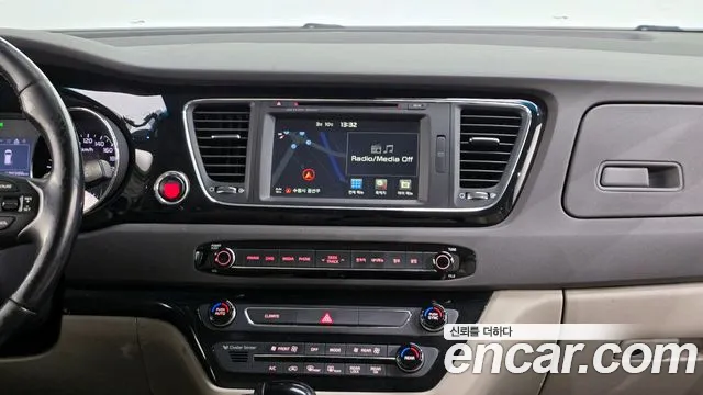 Kia Canival 2016 — фото 14