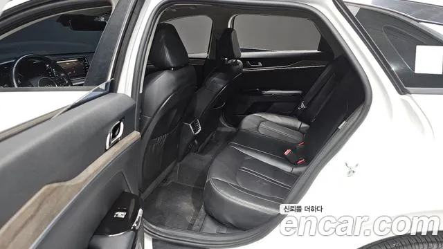 Kia K5 2021 — фото 11