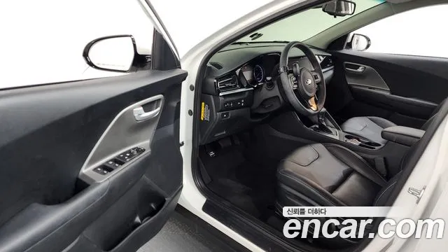 Kia Niro 2020 — фото 10