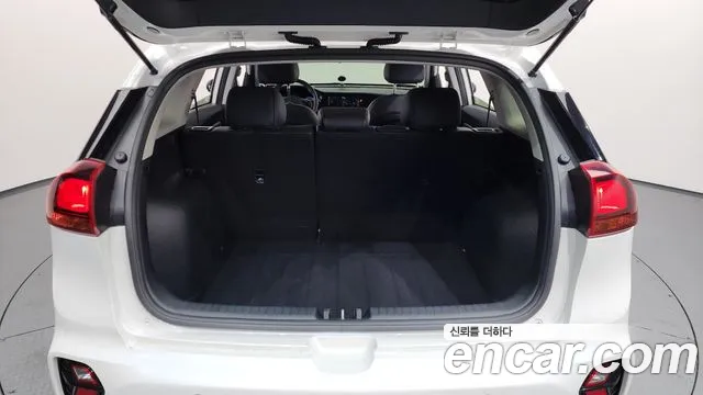 Kia Niro 2020 — фото 20
